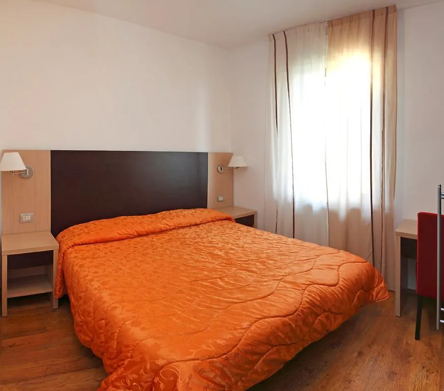 Il Garibaldi Hotel San Quirico d'Orcia 2*,  Italy