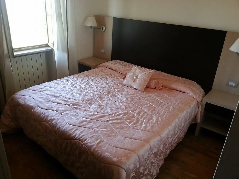 Il Garibaldi Hotel San Quirico d'Orcia 2*,  Italy